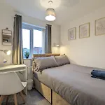 Guest Rooms Near City Centre & Anfield Free Parki